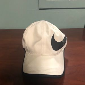 Nike featherlight dri-Fit hat
